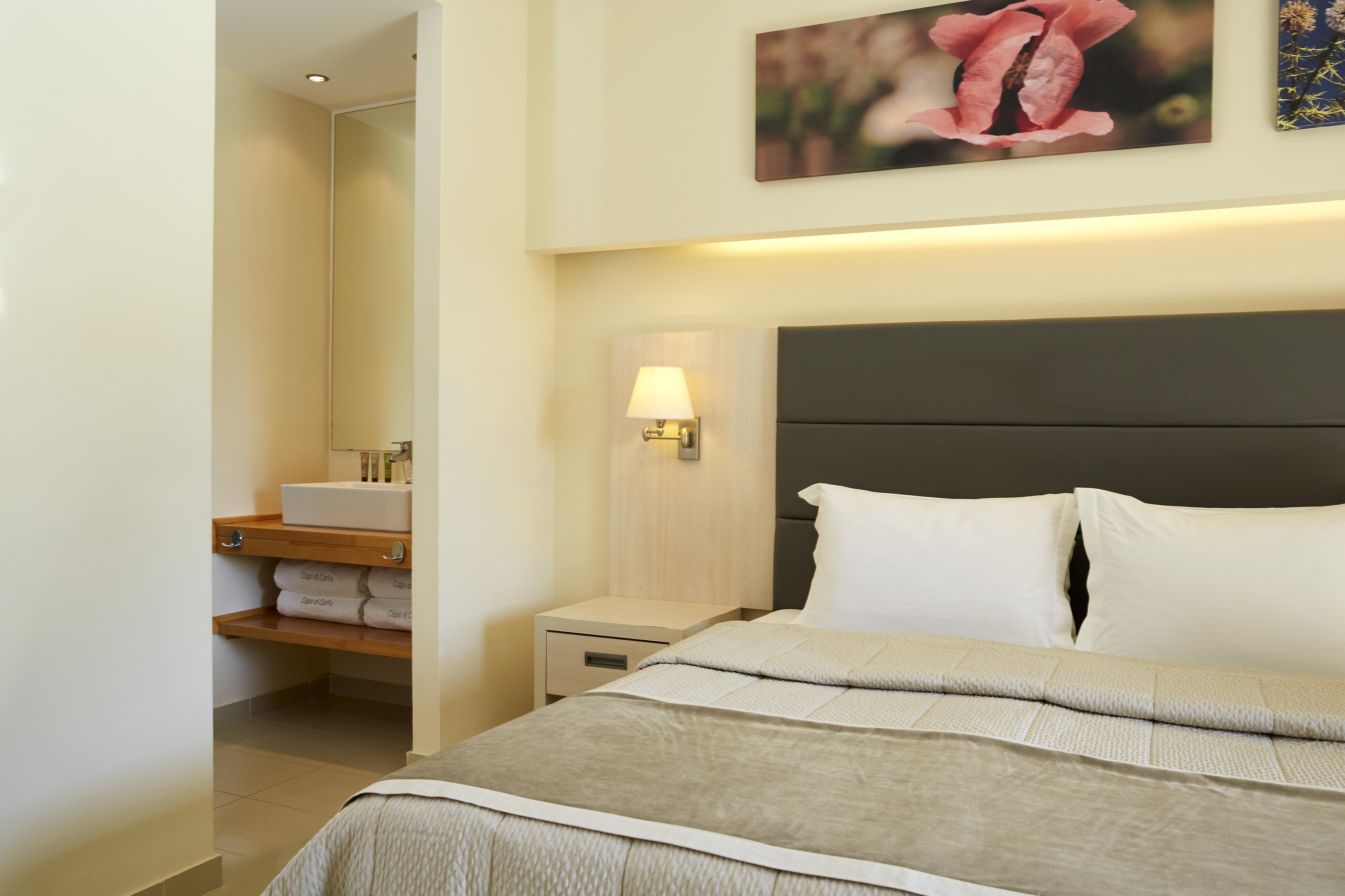 Aparthotel Capo Di Corfu Kávos Exterior foto A bedroom at the hotel