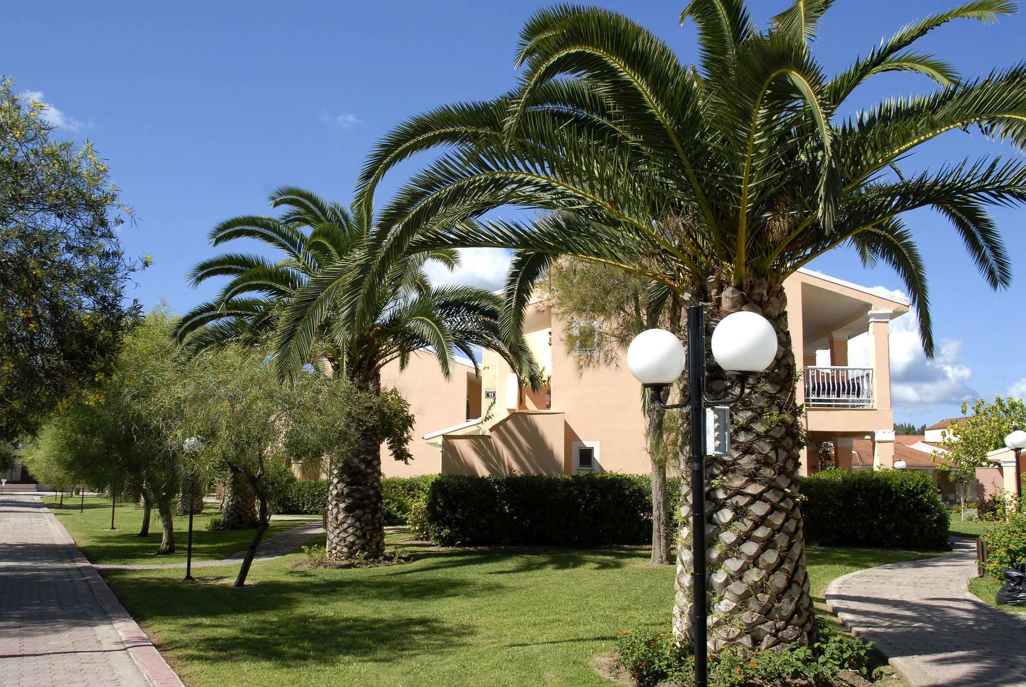 Aparthotel Capo Di Corfu Kávos Exterior foto A view of the campus